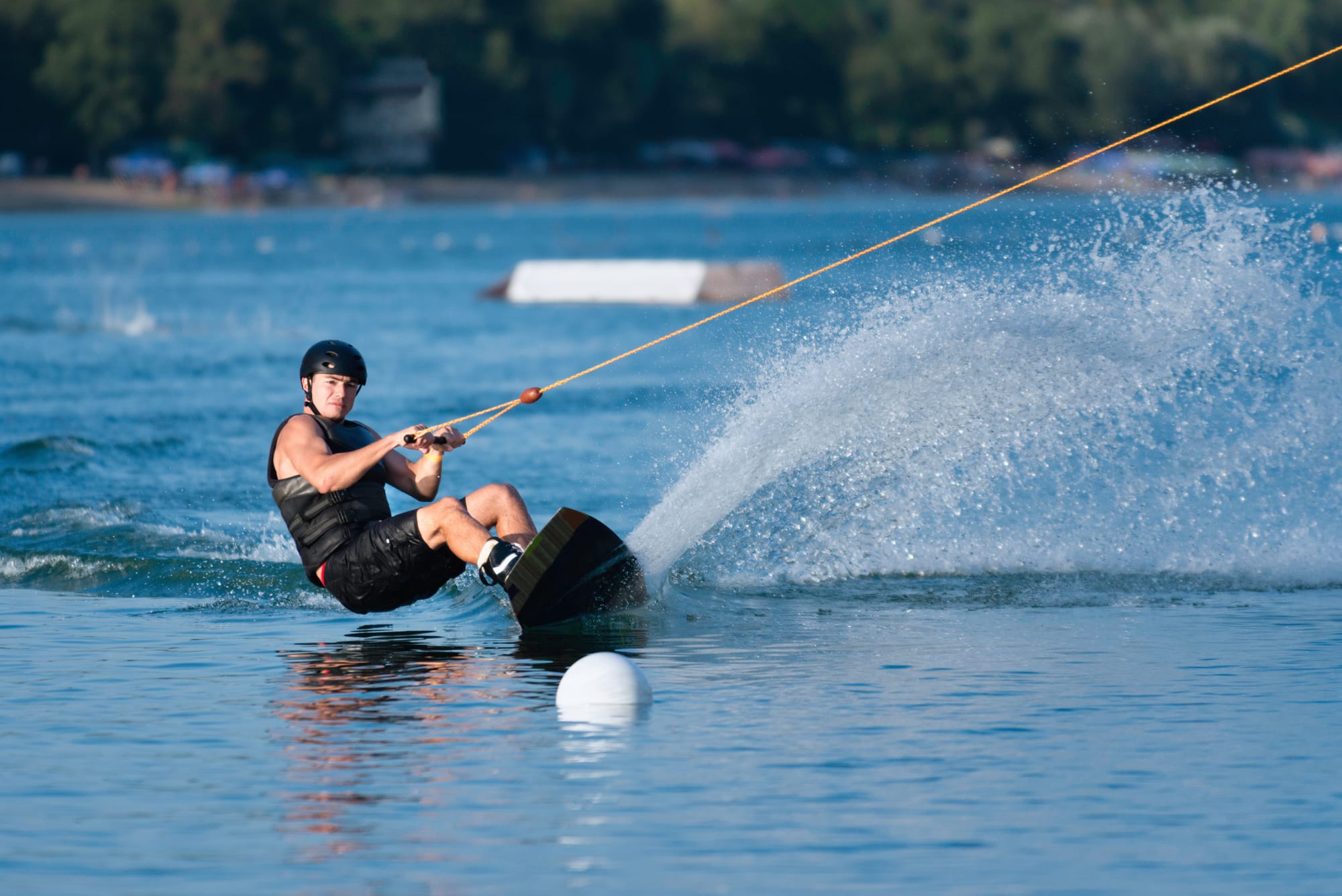 Wakeboard lernen 6 Tipps für den Einstieg + die richtige Ausrüstung