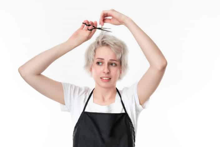 Haare Mit Dem Messer Schneiden Haare selber schneiden: 6 Tipps & 6 Schnittmöglichkeiten