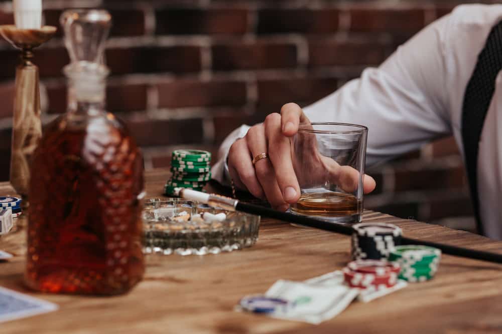 Spielsucht: 4 Ursachen, 10 Symptome 6 Wege aus der Abhängigkeit